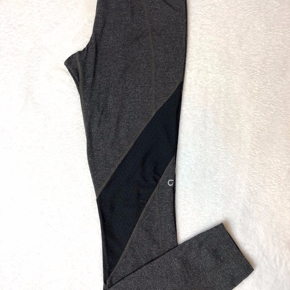 GapFit leggings - Picture 2 of 3